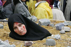 iranians-protest-stonning