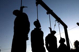 A group of prisoners hanged in public in Shiraz, September 18, 2014 A group of prisoners hanged in public in Shiraz, Sep