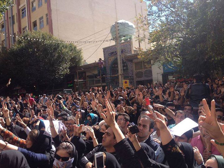 iran-acid-attack-protest-20142210-4 iran-acid-attack-protest-20142210-4