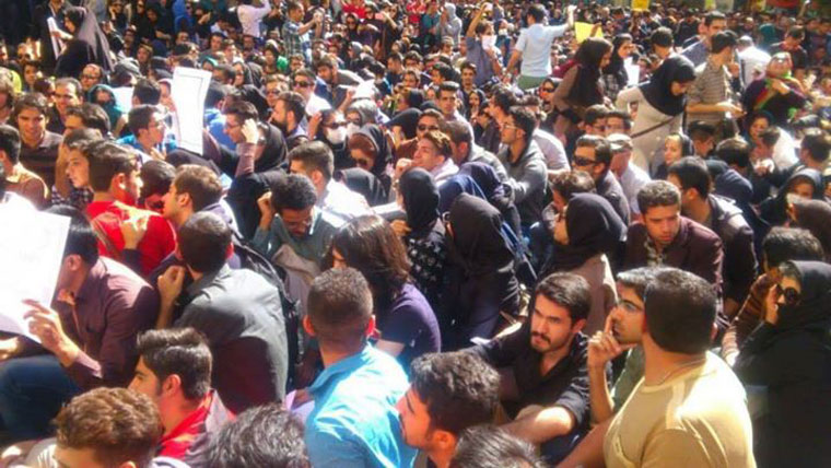 iran-acid-attack-protest-20142210-8 iran-acid-attack-protest-20142210-8