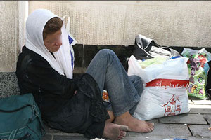 iran-homeless-women iran-homeless-women