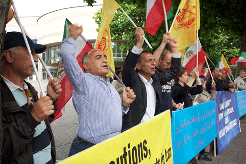 hague3 Supporters of the PMOI in The Hague