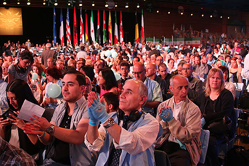rajavi-and-people2-500 rajavi-and-people2-500