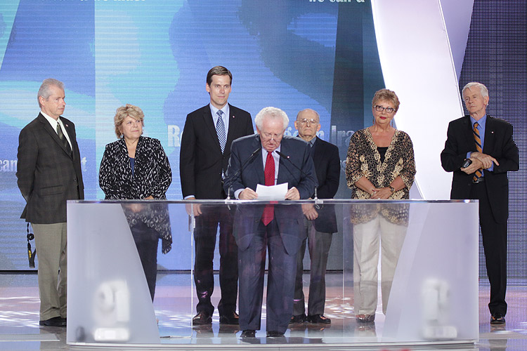 David P. Smith, Canadian Senator: Rouhani is not a moderate. Executions are at their highest levels since the 1980s. We believe that the fundamental freedoms are all contained in Mrs Rajavi's 10-point plan. I have read it numerous times, and I can say all the political parties in Canada would support these basic democratic objectives