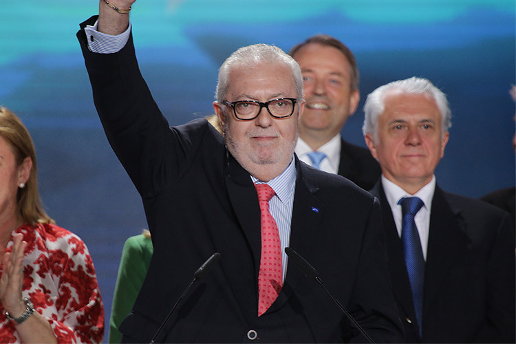  Pedro Agramunt, Spanish lawmaker and President of the EPP group in the Parliamentary Assembly of the Council of Europe: Madam Rajavi's presence has always attracted a lot of support for your movement and in our general session when she was our guest 200 members of Parliament from almost 30 different countries and all political spectrum signed a statement which supports her ten point plan for the future of Iran