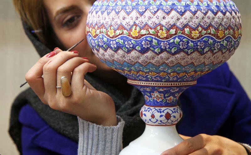 enamelling-1 Iran’s Handicrafts Are on the Verge of Extinction