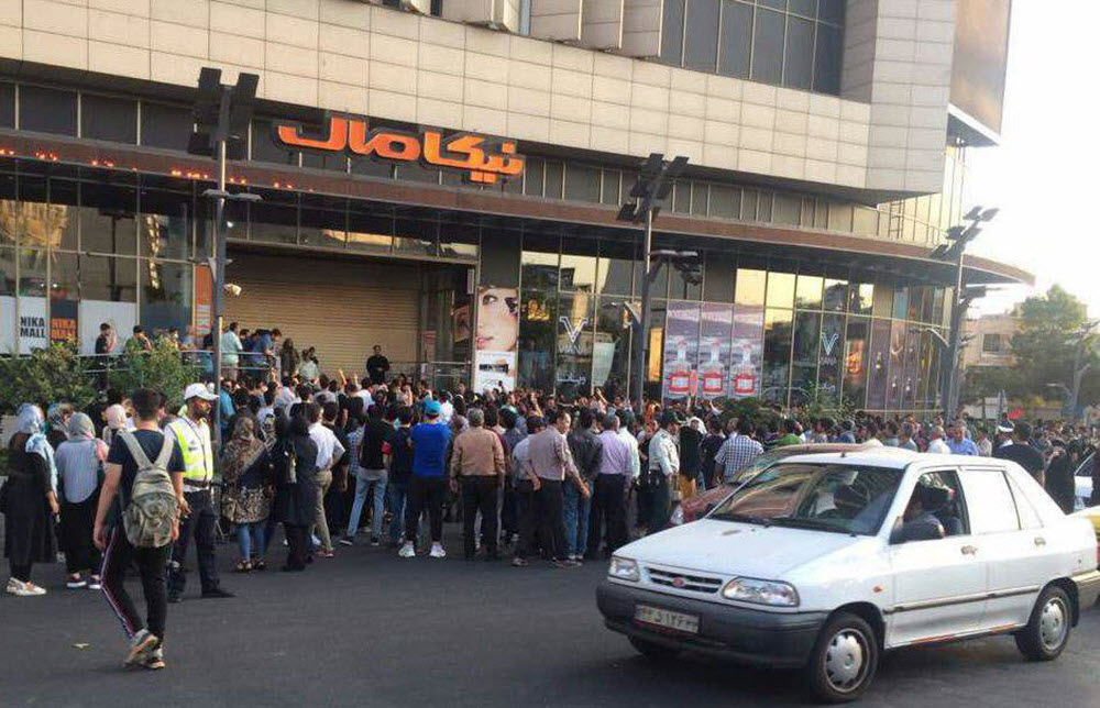 IRAN-Protesters-in-Karaj-Chant-High-Prices-Inflation-We-Can-Not-Tolerate-Death-to-the-Dictator IRAN: Protesters in Karaj Chant: High Prices! Inflation! We Can Not Tolerate; Death to the Dictator