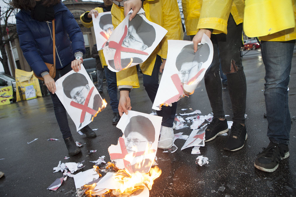 Iran: Breaking the Taboo of Khamenei and His Leadership