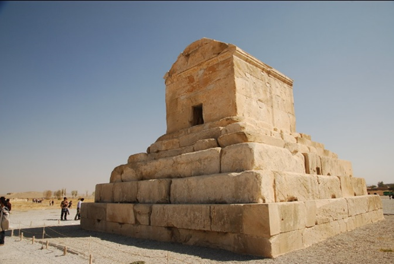 Iranians-Defy-Regime-to-Celebrate-Cyrus-the-Great-1 Iranians Defy Regime to Celebrate Cyrus the Great