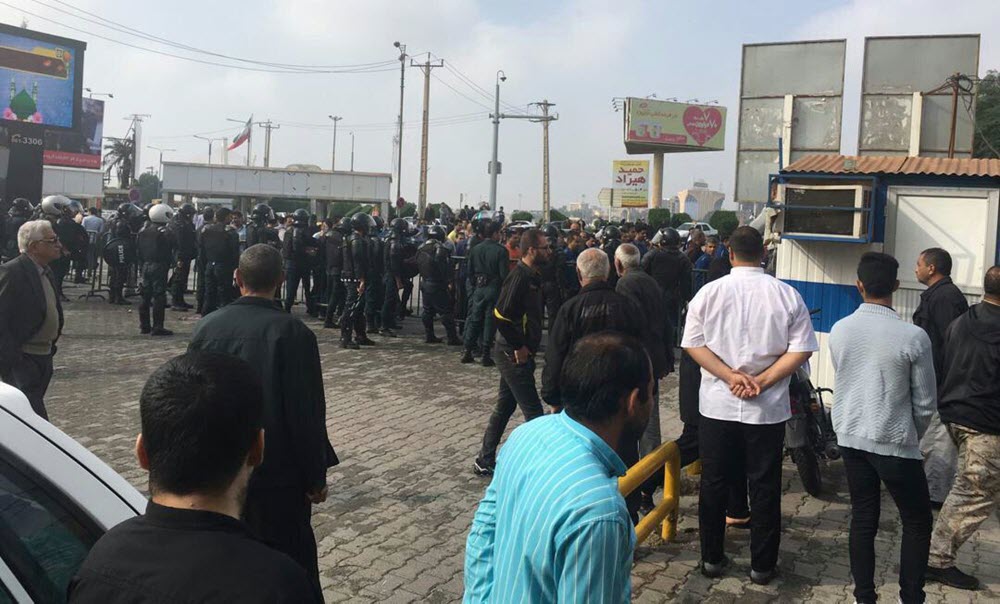 Iran-18th-Day-of-Strike-Huge-Demonstration-by-Steel-Workers Iran: 18th Day of Strike & Huge Demonstration by Steel Workers