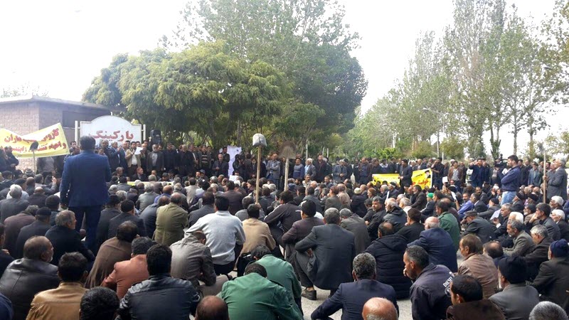 Iran-Isfahan-Farmers-Sit-In-Protesting-Deprivation-of-Their-Water-Rights Iran-Isfahan Farmers’ Sit-In Protesting Deprivation of Their Water Rights