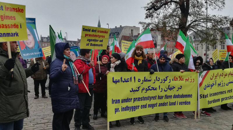 The-supporters-of-Iranian-resistance-800 The supporters of Iranian resistance
