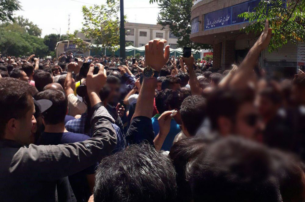 strikes-and-demonstrations-of-the-Bazaar-merchants-and-the-shopkeepers-in-Tehran-3 Iran: Corruption Is An "Integral" Part of Regime's Management Strategy