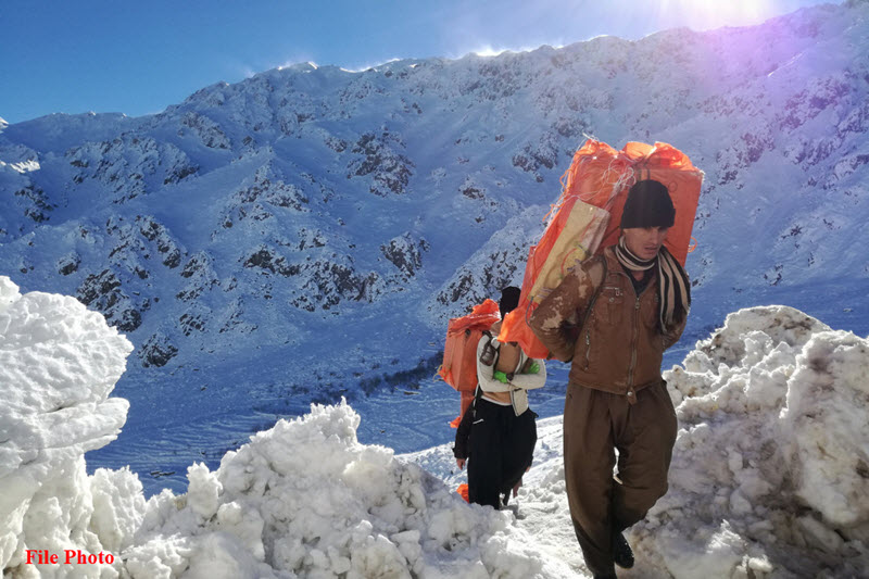 Iranian_Regimes_Military_Shoot_and_Kill_Impoverished_Porters Iranian Regime’s Military Shoot and Kill Impoverished Porters