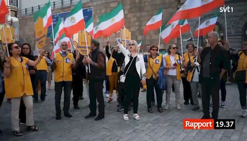 Women-protest-Sweden-1-min Women-protest-Sweden-1-min