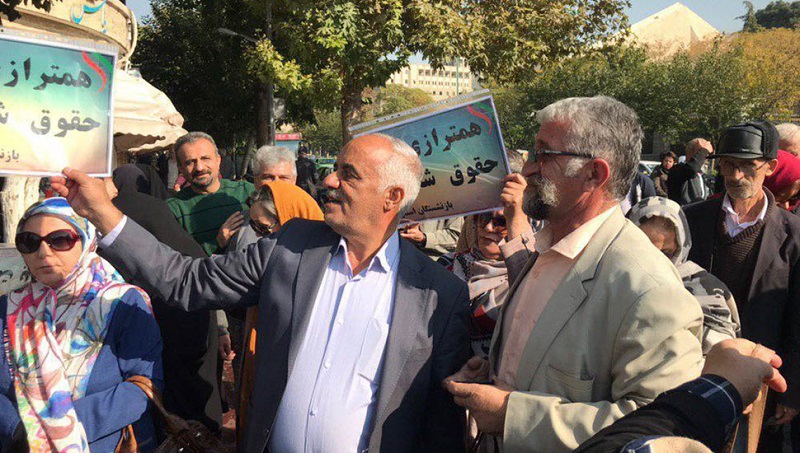 IRAN: Retirees, Defrauded Investors Gather Outside Regime Majlis, Attacked by Suppressive Forces
